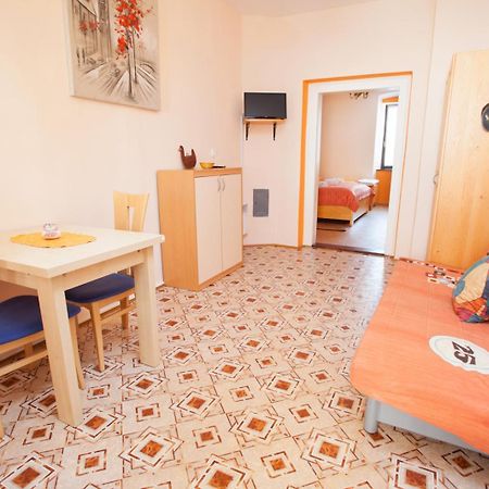 Apartma Na Starem Placu Apartment Idrija Bagian luar foto