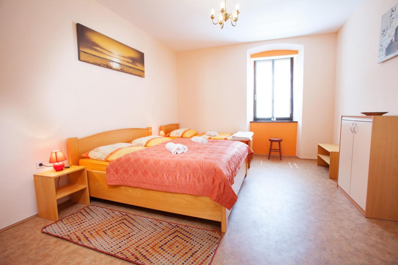 Apartma Na Starem Placu Idrija Bagian luar foto
